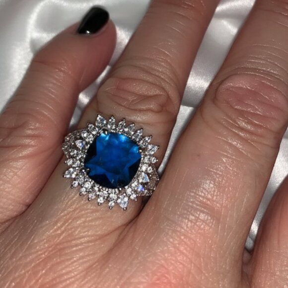 Silver Tone Blue Tanzanite Halo Cocktail Statement Fashion Ring Size 7 NWOT - Picture 2 of 6
